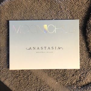 Anastasia highlighter